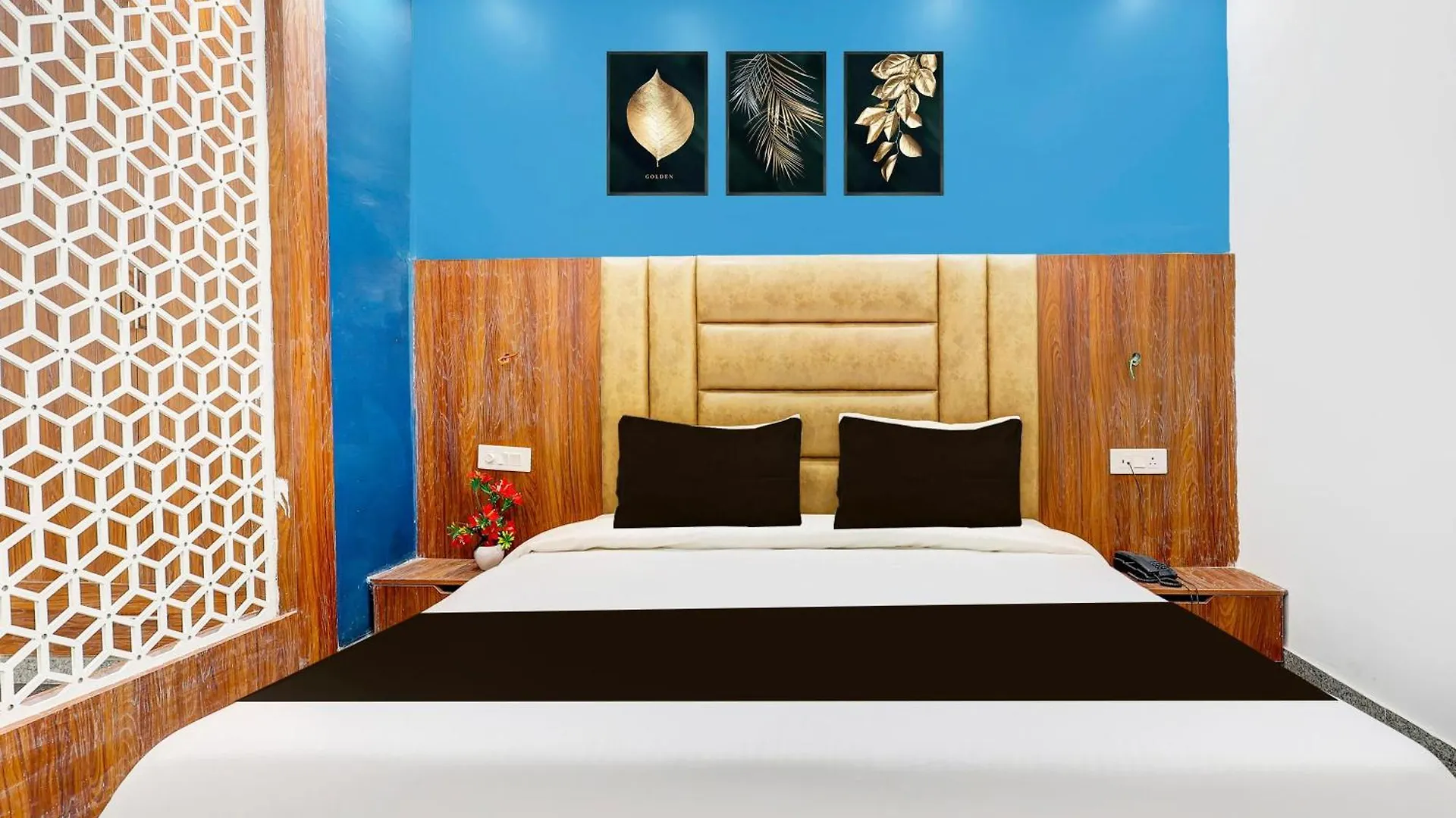 Super Townhouse Sector 62 Gurgaon Near World Mark Hotel
