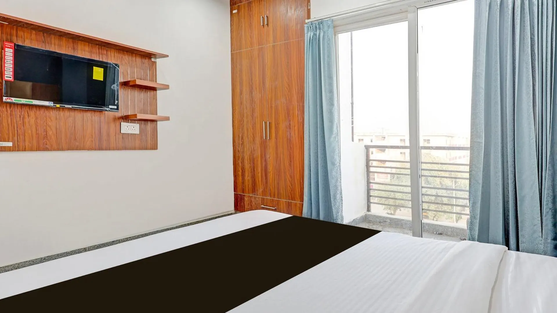 Super Townhouse Sector 62 Gurgaon Near World Mark